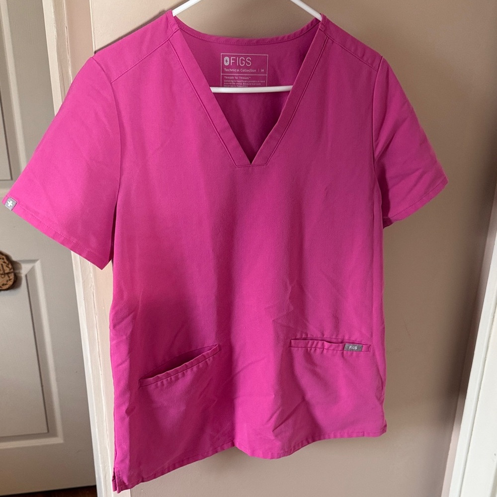 Figs Women’s Casma Electric Orchid Pink Scrub Top